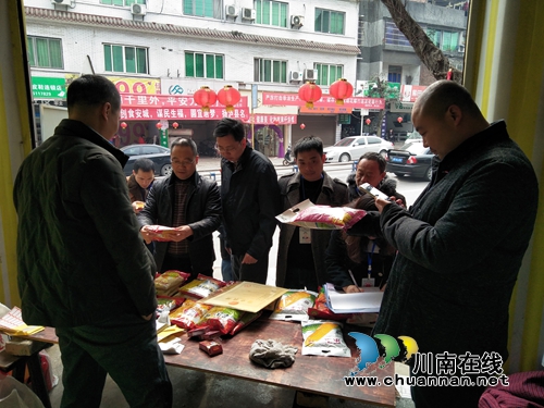 牟光彬带队到泸县立石镇开展春季农资市场执法检查