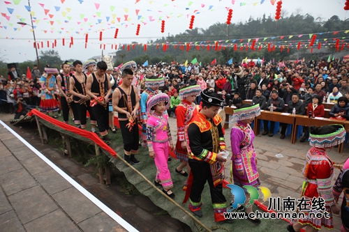 合江举行苗族“踩山节”&nbsp;欢乐中传承民俗文化(图17)