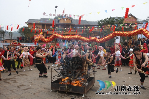 合江举行苗族“踩山节”&nbsp;欢乐中传承民俗文化(图22)