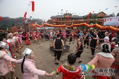 合江举行苗族“踩山节”&nbsp;欢乐中传承民俗文化(图23)