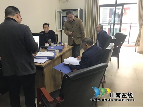 泸州市安监局率队到合江临港园区检查安全生产工作(图3) 泸州市安监局率队到合江临港园区检查安全生产工作(图3)