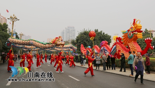群龙共舞！“中国龙舞之乡”泸县欢喜闹元宵(图7)
