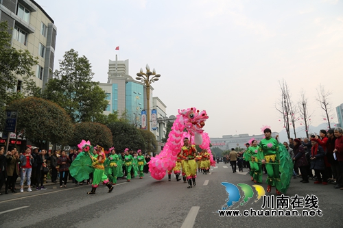 群龙共舞！“中国龙舞之乡”泸县欢喜闹元宵(图10)