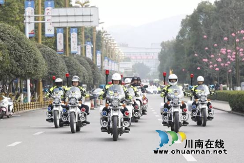 泸县召开扫黑除恶专项斗争誓师大会(图12) 泸县召开扫黑除恶专项斗争誓师大会(图12)