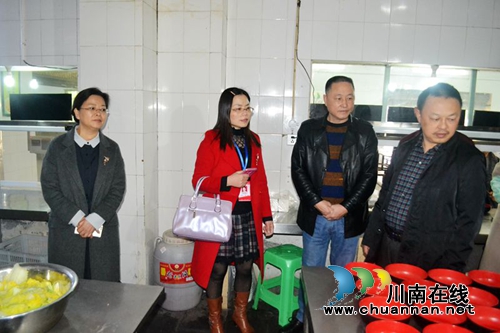 叙永县副县长谢华深入叙永一中检查开学工作(图4) 叙永县副县长谢华深入叙永一中检查开学工作(图4)