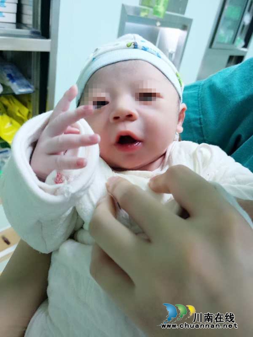泸州美婴儿妇产医院第二例水中分娩成功(图4) 泸州美婴儿妇产医院第二例水中分娩成功(图4)