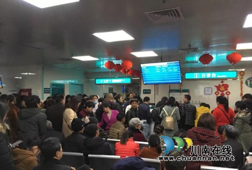西南医大附院：近万人就诊&nbsp;有序服务暖人心(图2)