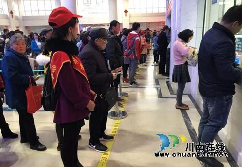 西南医大附院：近万人就诊&nbsp;有序服务暖人心(图10)