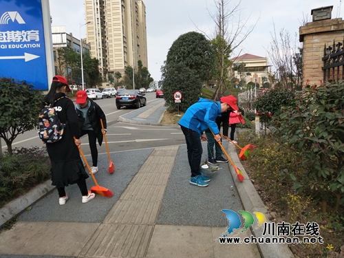 张坝街道匠心社区：小小志愿者&nbsp;文明我出力