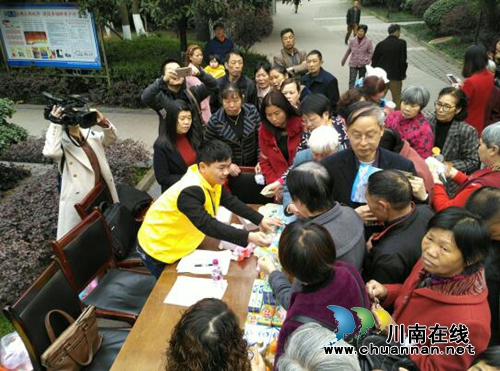 泸州龙马潭：互联网+模式让垃圾分类更智能