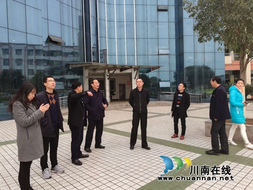 省市领导莅临宜宾罗龙实验小学检查开学工作(图1)