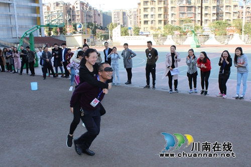 叙永县叙永镇中心校:趣味活动迎“两会”庆“三八”(图2) 叙永县叙永镇中心校:趣味活动迎“两会”庆“三八”(图2)
