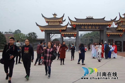 人间仙境,梦幻之园---丹林樱花谷与你相约(图2) 人间仙境,梦幻之园---丹林樱花谷与你相约(图2)