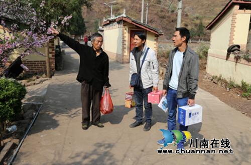 贵州盘州市双凤镇中心校为重度残疾儿童少年开展“送教上门”服务(图3)