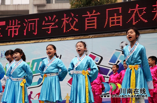 泸州龙马潭：城里娃娃学农耕体验勤俭(图7)