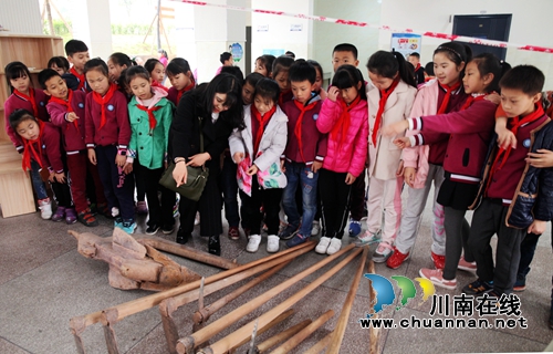 泸州龙马潭：城里娃娃学农耕体验勤俭(图6)