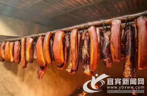 山东媳妇宜宾卖腊肉&nbsp;年售千万成“腊肉西施”(图4)