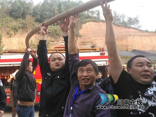 宜宾县：警民心连心&nbsp;共扑山林火