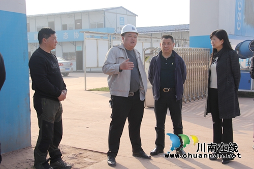 泸县政协主席李镇到云龙镇调研机场建设情况(图1) 泸县政协主席李镇到云龙镇调研机场建设情况(图1)