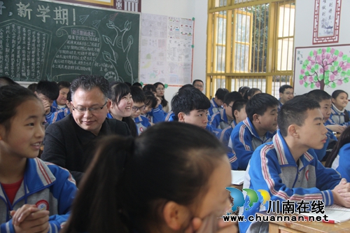 合江神臂城中学、九支中学开展语文教学研讨活动(图2) 合江神臂城中学、九支中学开展语文教学研讨活动(图2)