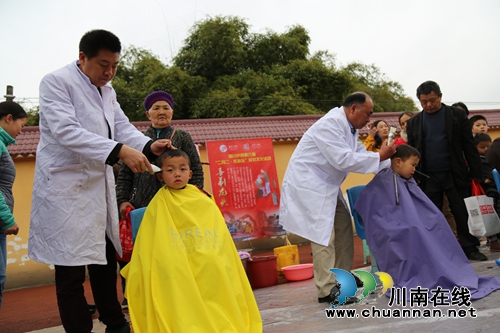 龙舞方洞 泸县举行二月二龙抬头民俗文化活动(图8) 龙舞方洞 泸县举行二月二龙抬头民俗文化活动(图8)