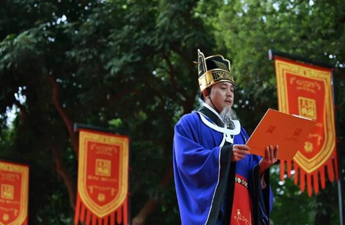 泸州老窖封藏大典:“关羽张飞赵云”都来了!(图4) 泸州老窖封藏大典:“关羽张飞赵云”都来了!(图4)