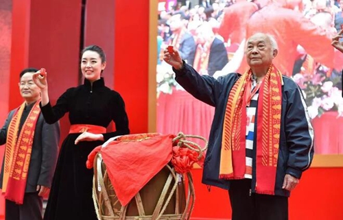 泸州老窖封藏大典:“关羽张飞赵云”都来了!(图22) 泸州老窖封藏大典:“关羽张飞赵云”都来了!(图22)