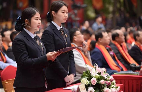 泸州老窖封藏大典:“关羽张飞赵云”都来了!(图29) 泸州老窖封藏大典:“关羽张飞赵云”都来了!(图29)