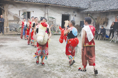 泸县牛滩马儿灯:茶马古道上的“调味剂”(图1) 泸县牛滩马儿灯:茶马古道上的“调味剂”(图1)