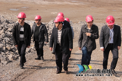 四川省安监局到叙永县检查“两会”期间非煤矿山安全(图1) 四川省安监局到叙永县检查“两会”期间非煤矿山安全(图1)