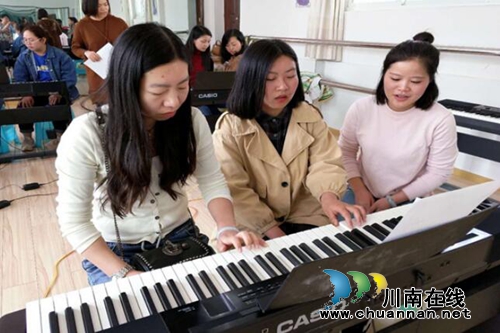 贵州盘州市双凤镇凤城幼儿园开展“让音乐连接你我，响彻心灵”主题教研活动
