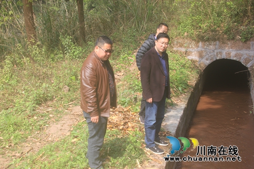 泸县百和镇党委书记刘代全带队检查春灌工作