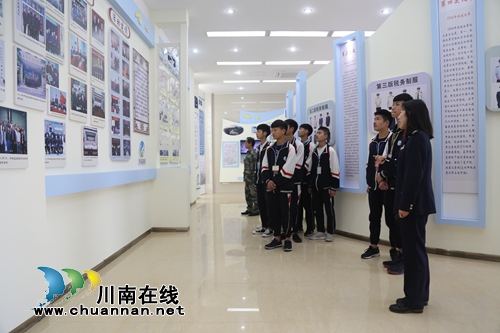纳溪:税法宣传进校园 学生变身“小税官”(图1) 纳溪:税法宣传进校园 学生变身“小税官”(图1)