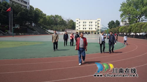 合江九支中学接受泸州市校园安全检查组交叉检查(图1) 合江九支中学接受泸州市校园安全检查组交叉检查(图1)