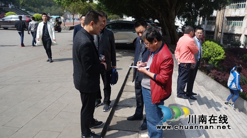 合江九支中学接受泸州市校园安全检查组交叉检查(图2) 合江九支中学接受泸州市校园安全检查组交叉检查(图2)