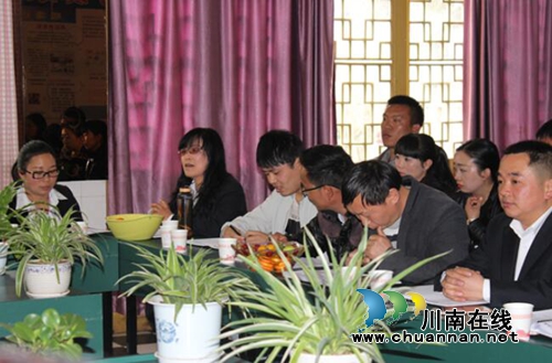 贵州盘州市副市长吴忠幸一行莅临双凤镇东盛园学校指导工作(图5) 贵州盘州市副市长吴忠幸一行莅临双凤镇东盛园学校指导工作(图5)