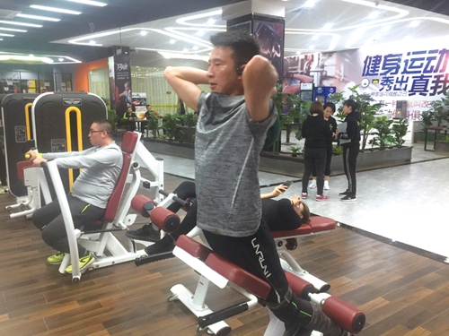 泸州:春季健身热 “圈”中动起来(图2) 泸州:春季健身热 “圈”中动起来(图2)