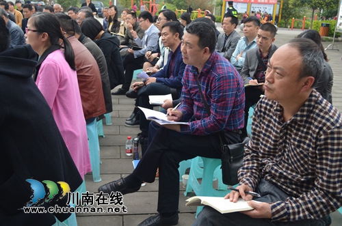 省委宣讲分队到泸县玉蟾街道宣讲******来川视察重要讲话精神(图5) 省委宣讲分队到泸县玉蟾街道宣讲******来川视察重要讲话精神(图5)