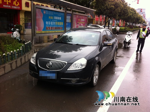 宜宾筠连县交警大队多举措规范城区道路交通秩序