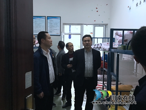 泸县副县长先泽平带队检查百和镇学校安全工作(图1) 泸县副县长先泽平带队检查百和镇学校安全工作(图1)