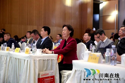 年度先锋人物+最具投资价值品牌，沈酒厉害了(图1)