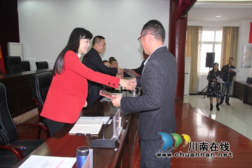 泸县云龙镇召开2018年经济工作会(图2) 泸县云龙镇召开2018年经济工作会(图2)