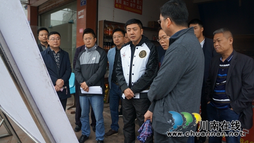 泸县县委副书记、县长肖刚到立石镇调研“一镇一街”、环保工作(图1) 泸县县委副书记、县长肖刚到立石镇调研“一镇一街”、环保工作(图1)