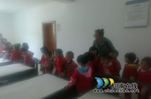 贵州盘州市双凤镇西冲幼儿园组织幼儿到消防大队参观学习(图7) 贵州盘州市双凤镇西冲幼儿园组织幼儿到消防大队参观学习(图7)