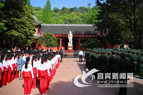 清明节将至 宜宾社会各界人士缅怀先烈赵一曼(图1) 清明节将至 宜宾社会各界人士缅怀先烈赵一曼(图1)
