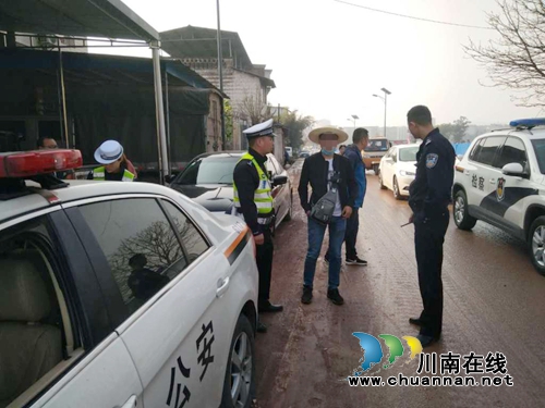 泸县交警及时排查道路交通安全隐患