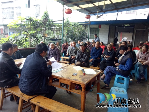合江县虎头镇禁毒防邪宣讲进农家(图2) 合江县虎头镇禁毒防邪宣讲进农家(图2)