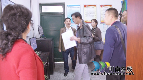 北京教育学院徐钦一行莅临泸州十八中开展安全调研工作