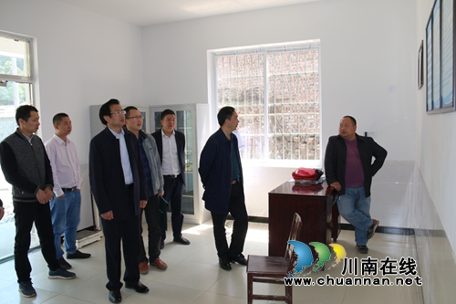 泸州国家高新区管委会组织赴叙永苗乡“把脉问诊”脱贫攻坚工作(图2) 泸州国家高新区管委会组织赴叙永苗乡“把脉问诊”脱贫攻坚工作(图2)