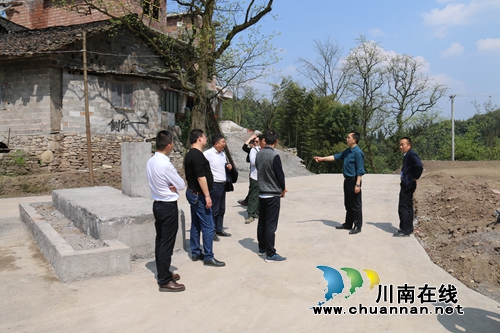 泸州国家高新区管委会组织赴叙永苗乡“把脉问诊”脱贫攻坚工作(图4) 泸州国家高新区管委会组织赴叙永苗乡“把脉问诊”脱贫攻坚工作(图4)